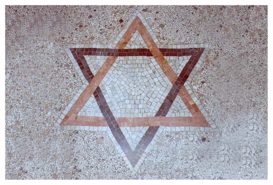 Mosaik in der alten Trauerhalle auf dem jüdischen Friedhof Elmshorn