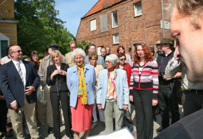 Die Töchter Jean Labowskys und ihre Familien bei der Namensgebung am 20. Mai 2007